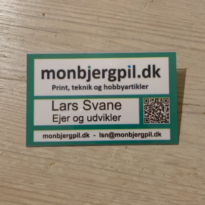 Kort 27 - Link til hjemmeside. Skabelon. Kongres navneskilt i fuld farvetryk. 9 x 5,5 cm. Uden foto, uden chip